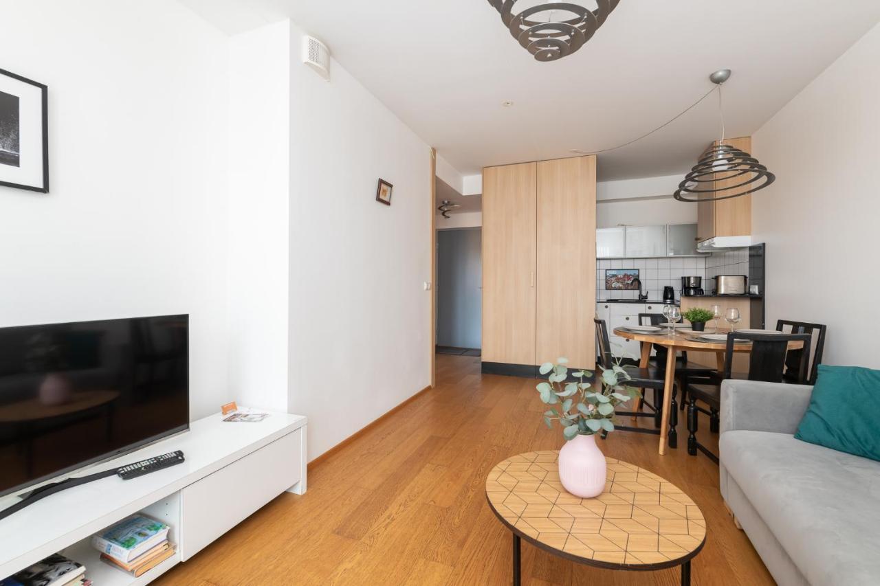 Apartamento Orange Sipelga Balcony & Free Parking Tallin Exterior foto