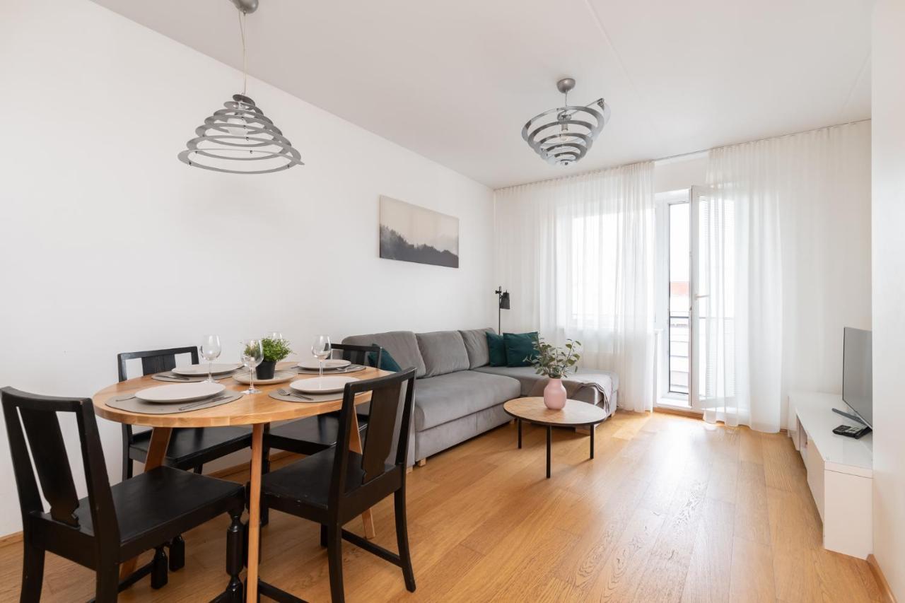 Apartamento Orange Sipelga Balcony & Free Parking Tallin Exterior foto